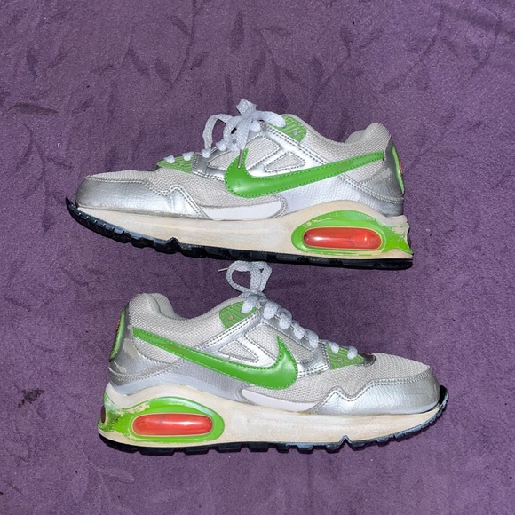 AS IS: 2 x Nike Air Max 6.5 - Picture 7 of 15